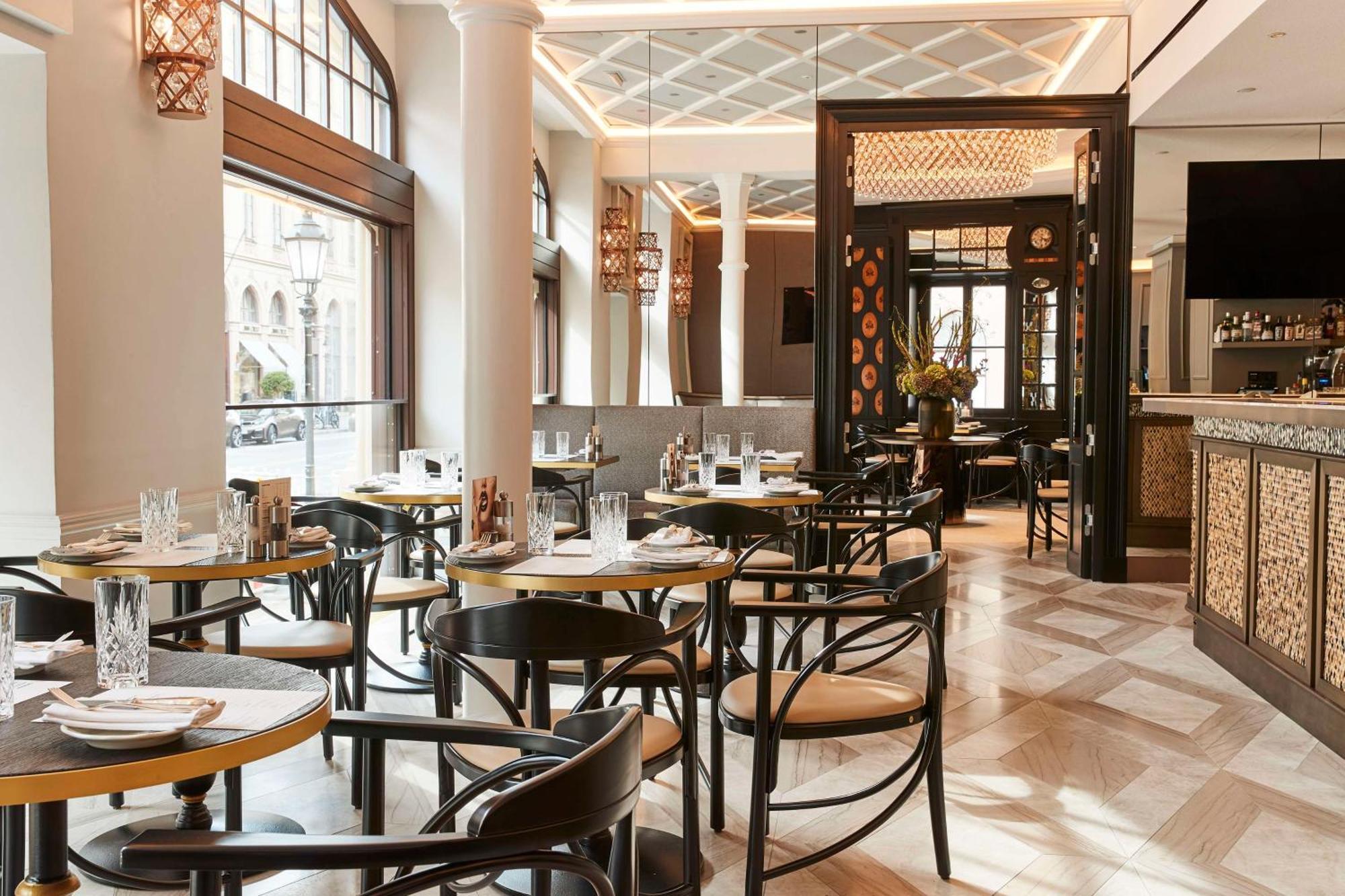 Vier Jahreszeiten Kempinski Muenchen Εξωτερικό φωτογραφία Interior of the restaurant