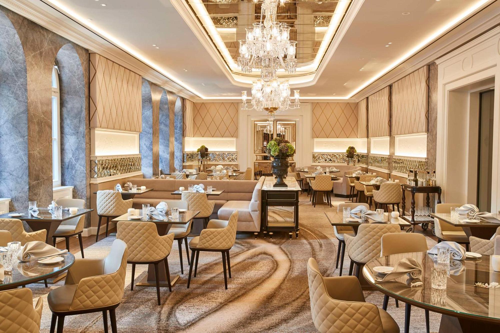 Vier Jahreszeiten Kempinski Muenchen Εξωτερικό φωτογραφία The restaurant in 2019